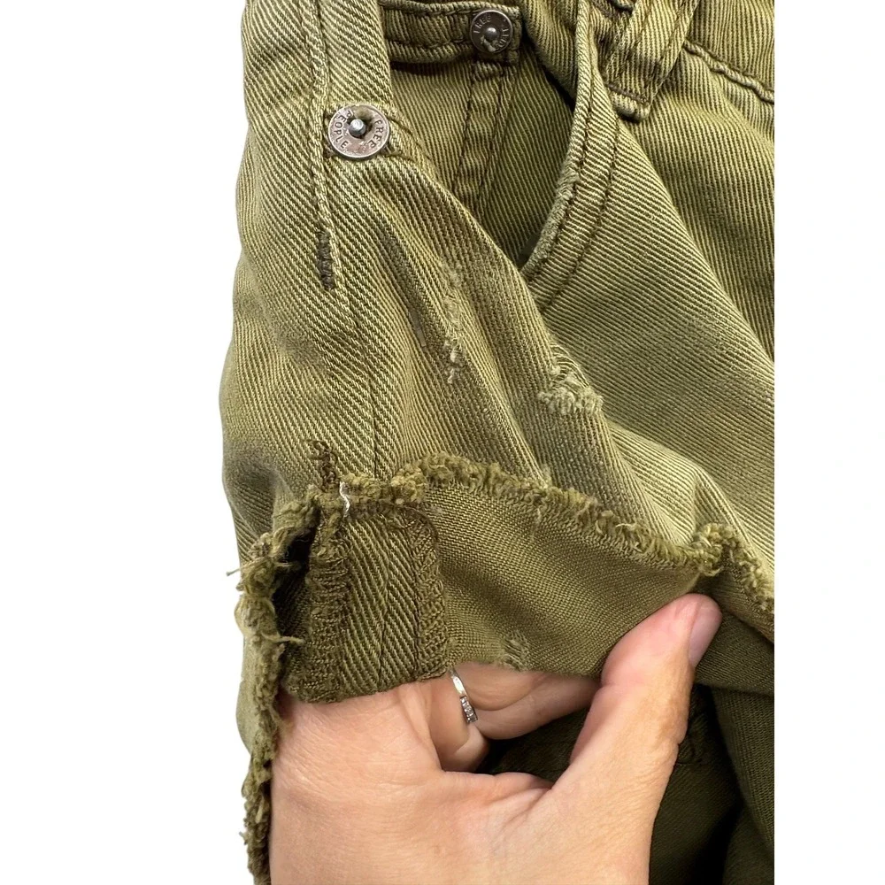 Free People Irreplaceable Green Distressed Cutoff Denim Shorts‎ Low Rise Boho 27